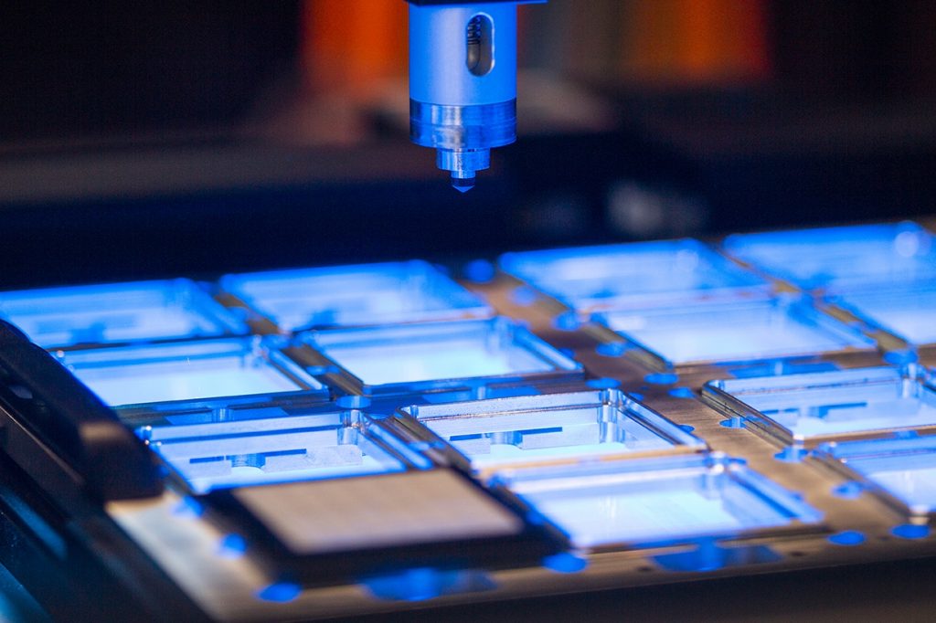 Automatisierte Sortieranlage der AIXEMTEC GmbH im Projekt FortOP