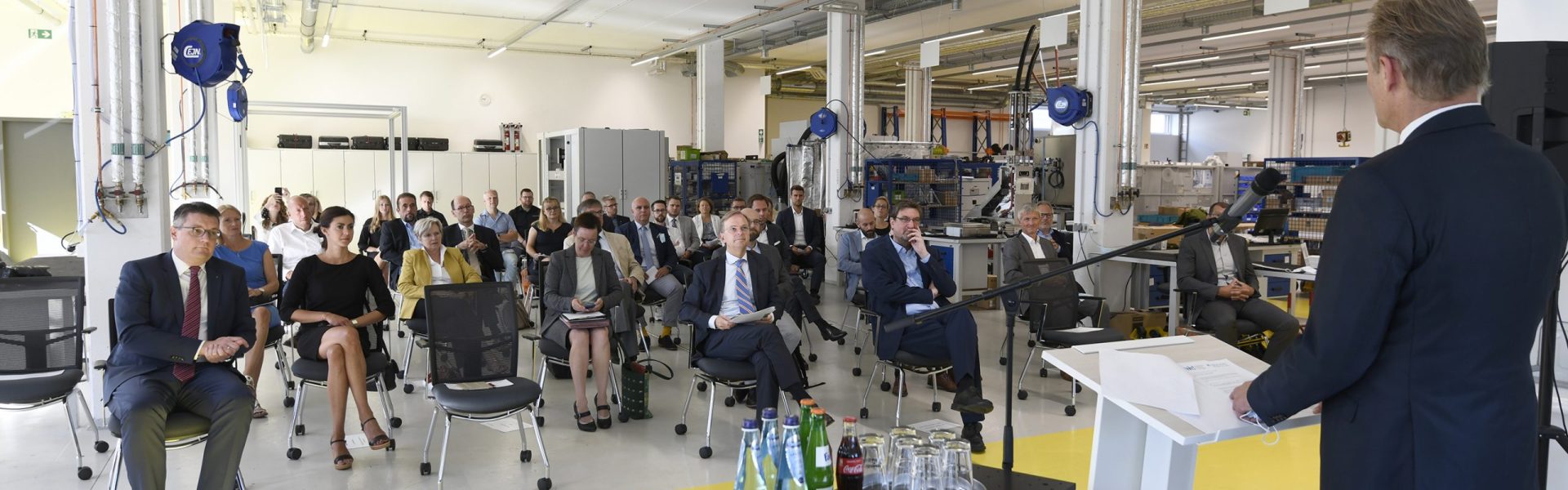 Edwin Buechter, Geschäftsführender Gesellschafter der Clean-Lasersysteme GmbH und Koordinator des WIR-Bündnisses LASER.region.AACHEN, bei seiner Ansprache