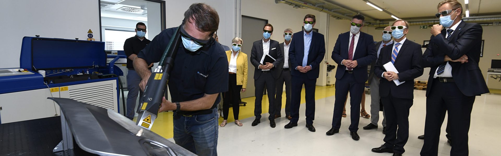 Live-Vorführung der Clean-Lasertechnik durch Clean-Lasersysteme auf einem Bündnistreffen